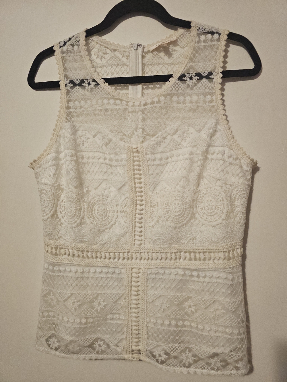 Skies Are Blue White Lace Sleeveless Top Size Medium
